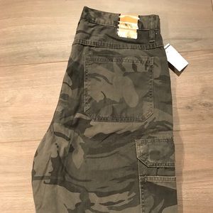 BNWT Mens Green Camo Shorts Dress